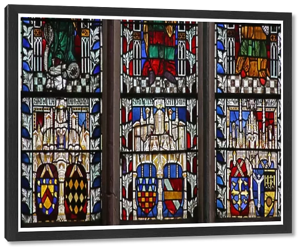 Window Ew depicting shields of arms (stained glass)