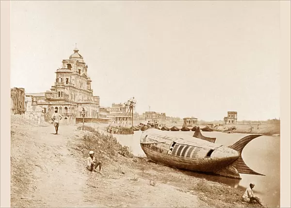 View of the Chattar Manzil Palace with the Kings Boat on the river Gumti, Lucknow