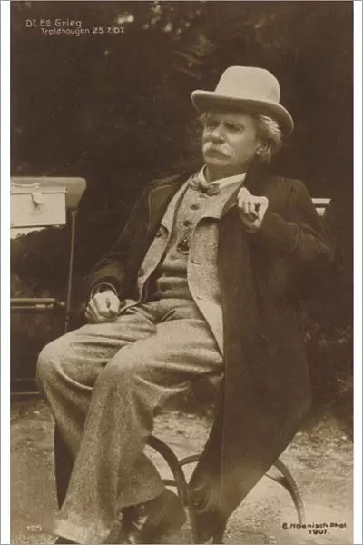 Edvard Grieg at Troldhaugen on 25 July 1907 (b  /  w photo)