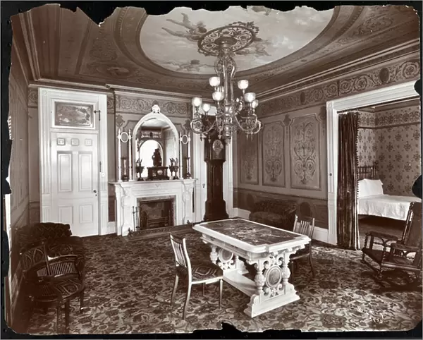 Private sitting room at the Hoffman House Hotel, 1907 (silver gelatin print)