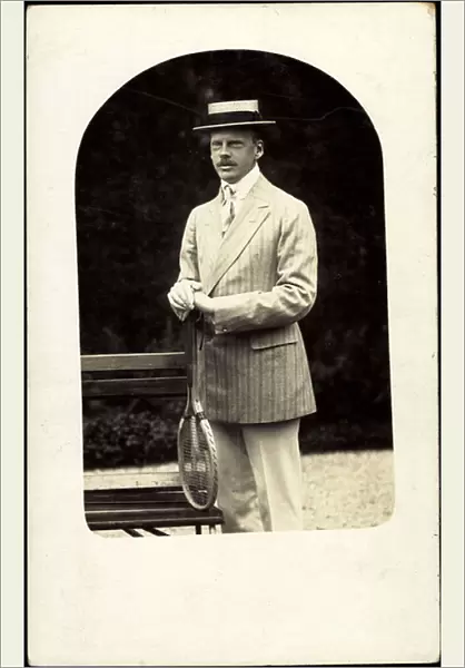 Photo Ak Prince Georg von Bayern Wittelsbach, tennis racket (b  /  w photo)