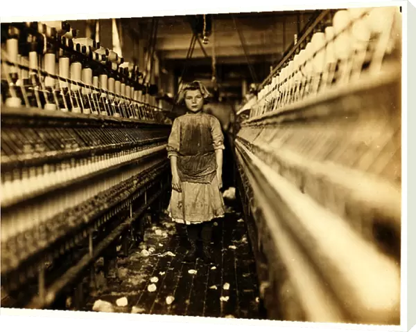 Spinner, Globe Cotton Mill, Augusta, Georgia, 1909 (b  /  w photo)