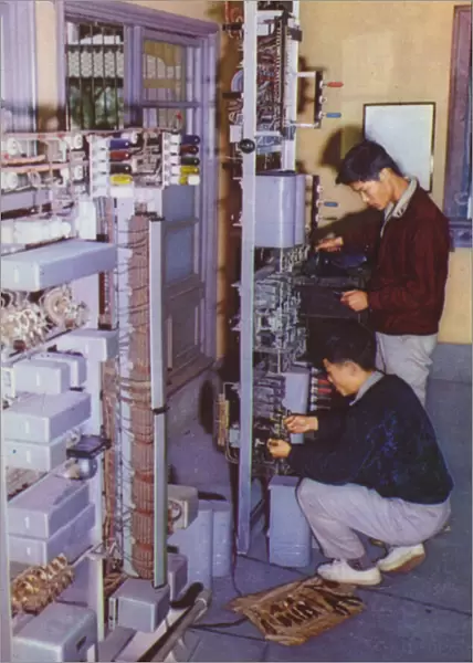 Taiwan: Study of Electronics at technical school, 1962 (photo)