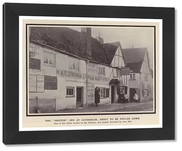 The Griffin Inn on the bank of the River Thames at Caversham, Berkshire (b  /  w photo)