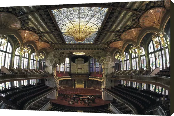 Concert hall of the Palau de la Musica Catalana (Palace of Catalan Music), Barcelona