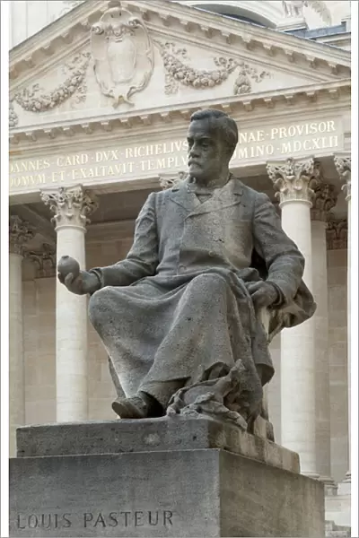 Statue of Louis Pasteur (1822-1895), French scientist, pioneer of microbiology, Sculpture by Jean Baptiste Hugues (1849-1930), installed in the court of honour of the Sorbonne in Paris. Photography, KIM Youngtae, Paris
