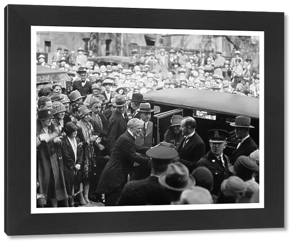 President Calvin Coolidge and his Wife, Grace, Exiting Automobile, Washington DC, USA, April 1927 (b / w photo)