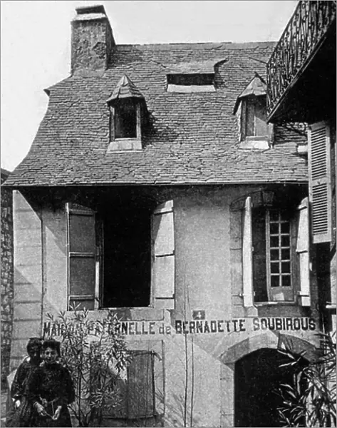 House of Bernadette Soubirous, Lourdes, c. 1900 (b / w photo)