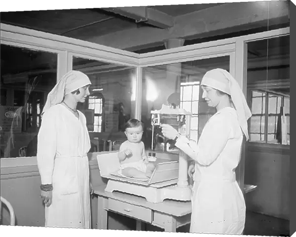 Two Female Junior League Members with Infant at Children's Hospital, Washington DC, USA, March 1930 (b / w photo)