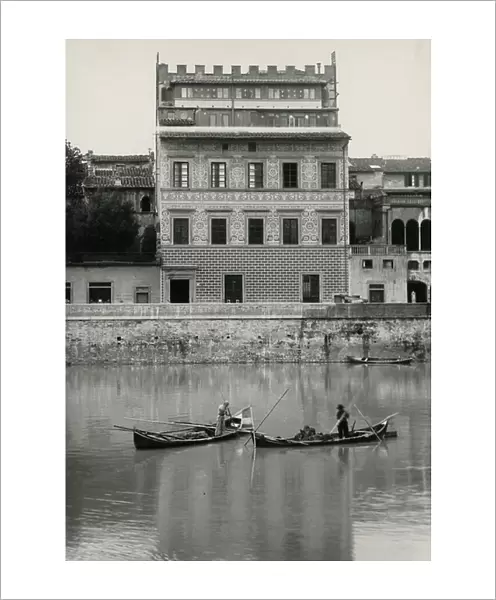 Palazzo Lanfredini on Lungarno Guicciardini, Florence; two boats in the foreground of renaioli