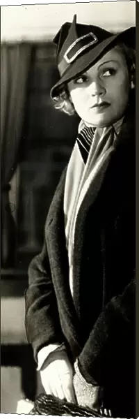 Portrait of the actress Jeanne Boitel, during the filming of 'Les Hommes de Proie'
