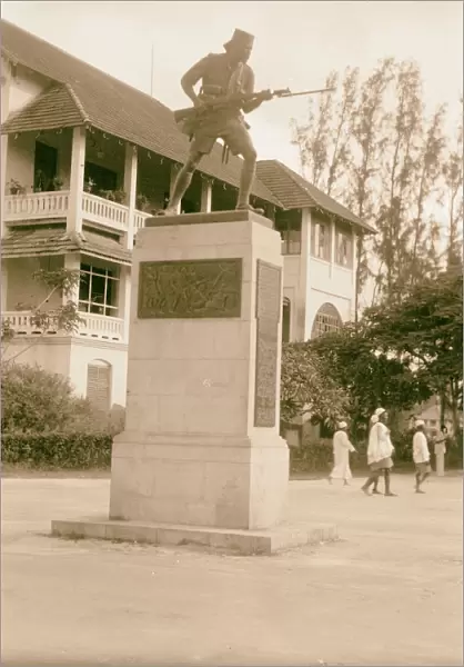 Tanganyika Dar-es-Salem War monument town square