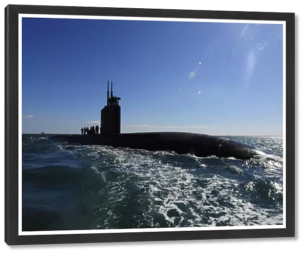 Attack submarine USS Scranton pulls into Augusta Bay
