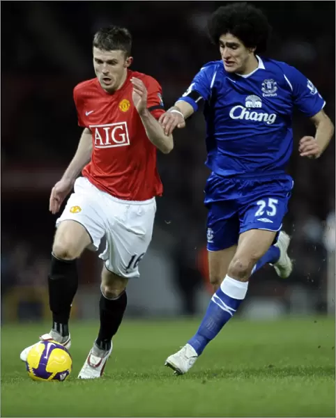 Carrick vs. Fellaini: A Battle in the Barclays Premier League - Manchester United vs. Everton