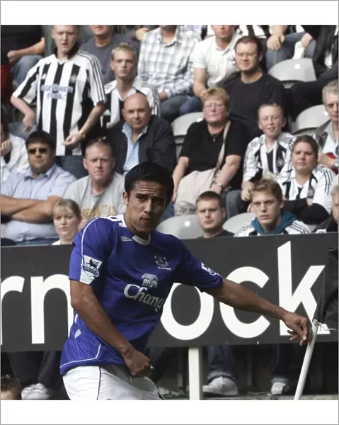 Tim Cahill's Thrilling Debut: Everton's First Goal at Newcastle United, St. James Park (2006)