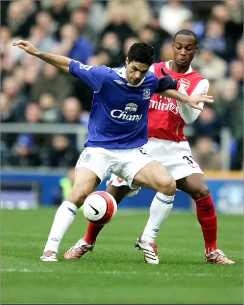 Mikel Arteta vs. Justin Hoyte: A Battle at Goodison Park - Everton vs. Arsenal, FA Barclays Premiership (March 18, 2007)