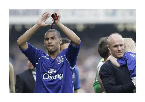 Everton Champions: Triumphant Moment on the Pitch - Everton v Portsmouth FA Barclays Premiership (May 5, 2007) Lap of Honor at Goodison Park