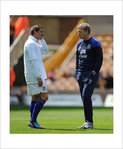 Everton FC: Manager David Moyes and Phil Jagielka Pre-Match Huddle at Molineux Stadium (May 2012)