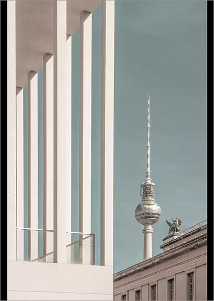 BERLIN Television Tower & Museum Island | urban vintage style