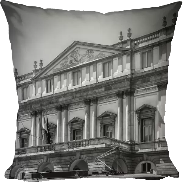 MILAN Teatro alla Scala & Tram - monochrome