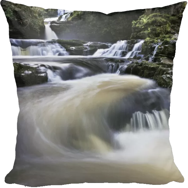 Sgwd Isaf Clun-gwyn waterfall and rapids. Ystradfellte, Brecon Beacons National Park