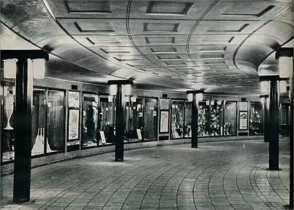 Circulating area of Piccadilly Circus Station, 1929