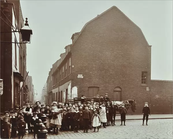 Crowd of East End children, Red Lion Street, Wapping, London, 1904