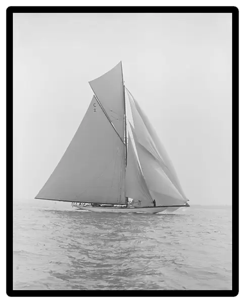 The 19-metre class Mariquita sailing downwind, 1913. Creator: Kirk & Sons of Cowes