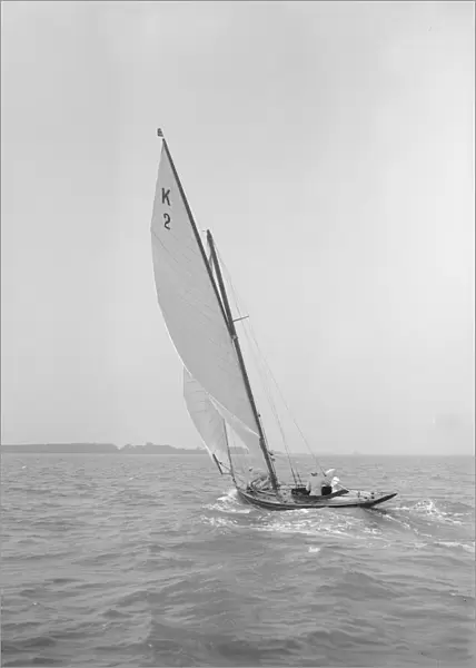 The 7 Metre class yacht Ithman, 1911. Creator: Kirk & Sons of Cowes