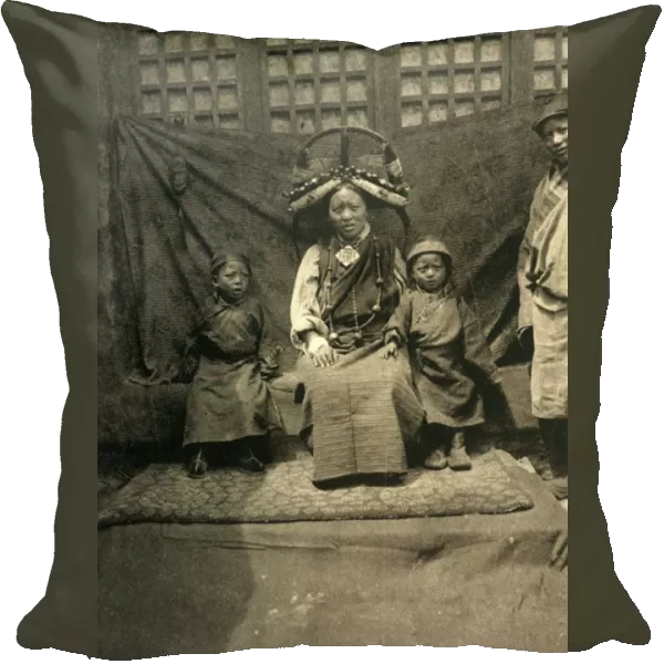 Family of the Governor of Tingri, c1918-c1939. Creator: Unknown