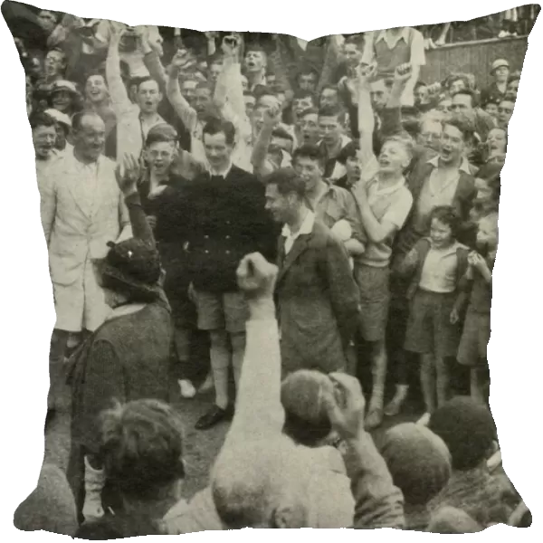 His Majesty at His Boys Camp at Southwold, 1937. Creator: Unknown