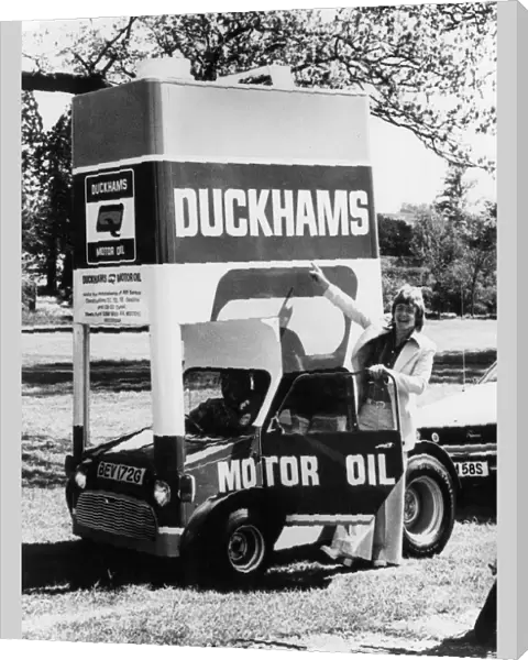 Duckhams Mini with tv personality Keith Chegwin 1978. Creator: Unknown