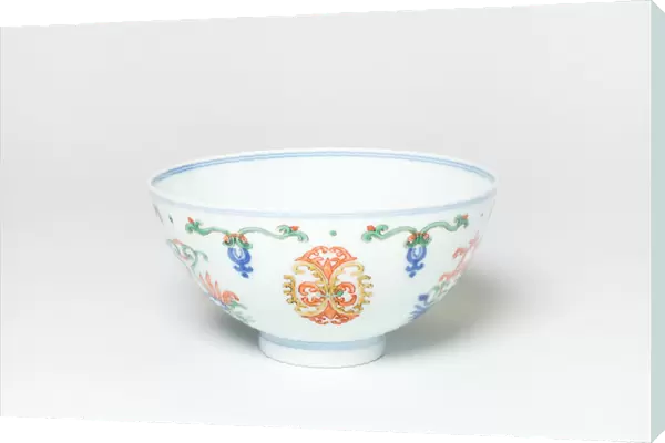Bowl with Stylized Medallions, Qing dynasty (1644-1911), Yongzheng reign mark (1723-1735)