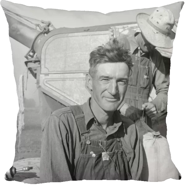 Oklahoman, worked three years as farm laborer... near Ontario, Malheur County, Oregon, 1939. Creator: Dorothea Lange