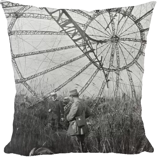 L'Armature du Zeppelin abattu dans les Marais du Vardar, 1916. Creator: Unknown