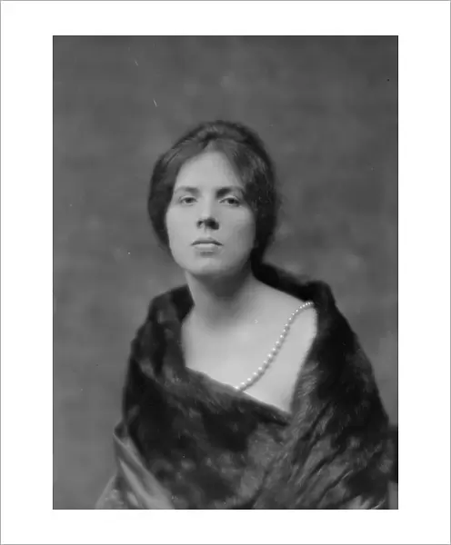 Gould, Jay, Mrs. portrait photograph, 1916 June 15. Creator: Arnold Genthe
