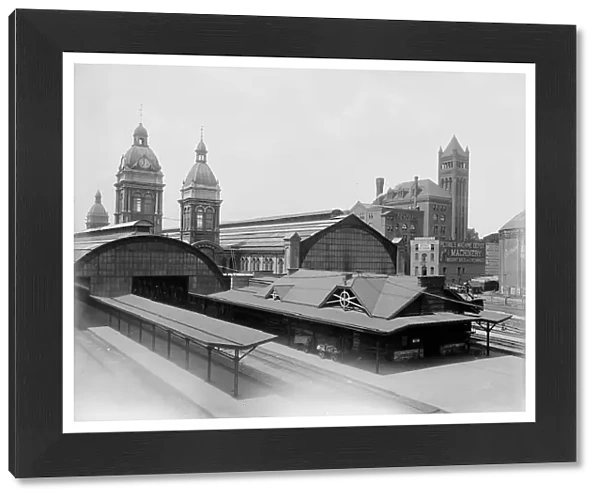 Union Depot, Toronto, between 1890 and 1901. Creator: Unknown
