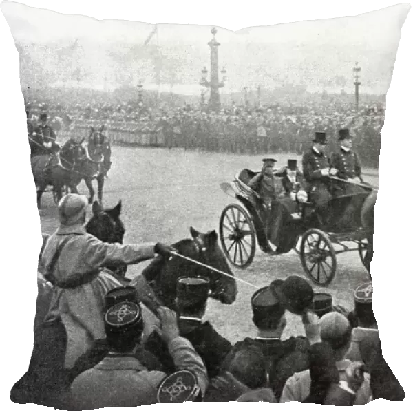 Les chefs d'etat Allies a Paris; La victoria du roi des Belges et du president de la Repub... 1918 Creator: Unknown