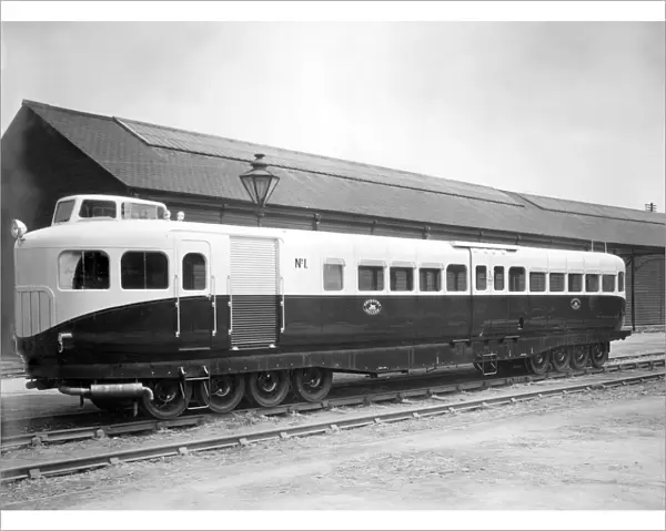 Rail-Car with pneumatic tyres