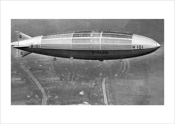 Airship R101 on her route from Cardington to London1929