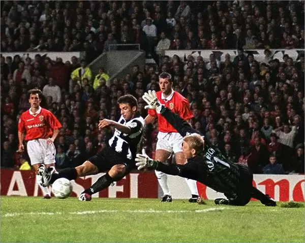 Alessandro Del Piero shoots past Peter Schmeichel for Juventus first goal