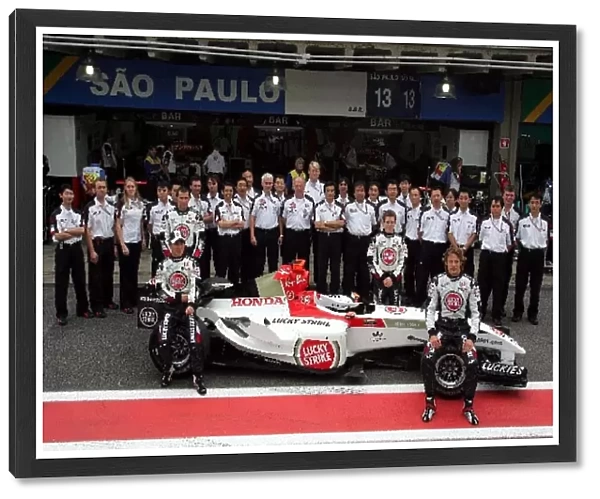 Formula One World Championship: The BAR end of season team picture