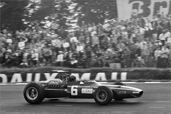 1968 British Grand Prix. Brands Hatch, Great Britain. 20 July 1968. Jacky Ickx, Ferrari 312, 3rd position, action. World Copyright: LAT Photographic Ref: Autocar b&w print