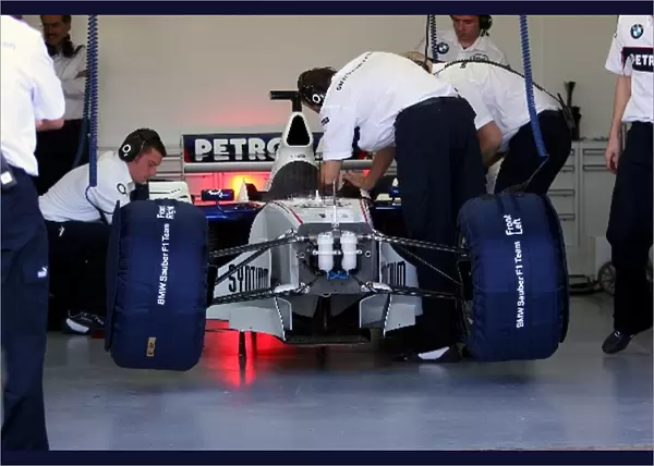 BMW Sauber Roll Out: The new BMW Sauber F1. 06