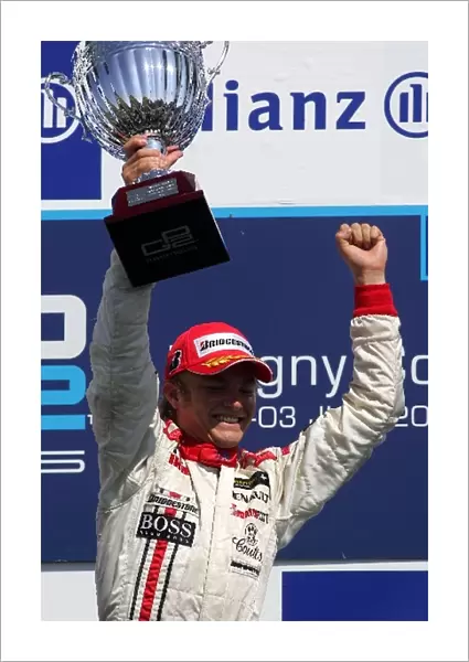 Grand Prix 2: Race winner Nico Rosberg ART on the podium