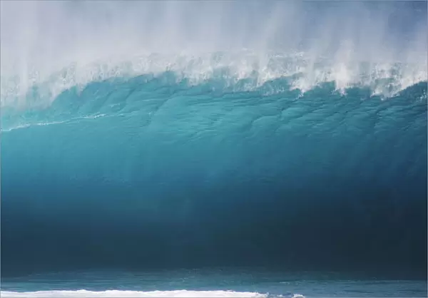 Hawaii, Oahu, North Shore, Pipeline Wave Breaking