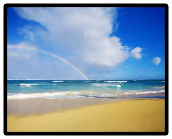 USA, Hawaii, Rainbow at Baldwin Beach; Maui