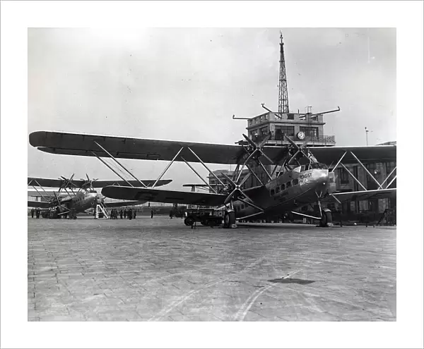 Photograph of a Handley Page H. P. 42