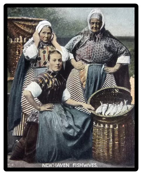 Archival color postcard of three fishwives in Newhaven, England, Great Britain, c 1915