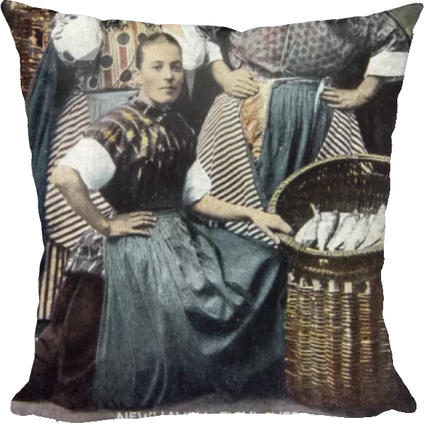 Archival color postcard of three fishwives in Newhaven, England, Great Britain, c 1915